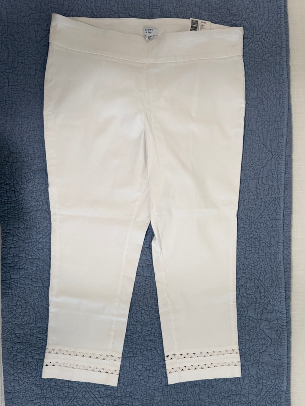 NWT Crown & Ivy Women’s White Cropped Pants with Eyelet Hem